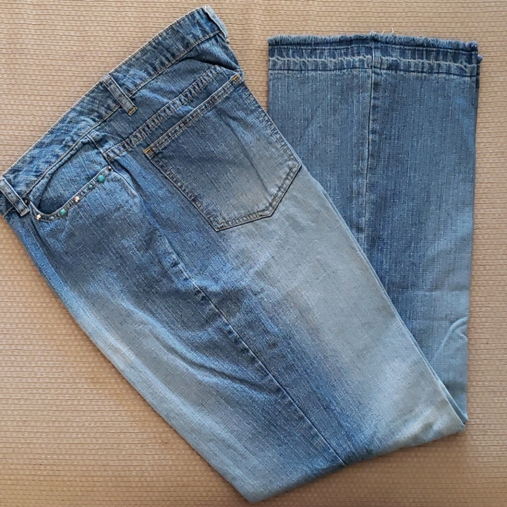 Turquoise/stud accented jeans Size 16 low rise EUC